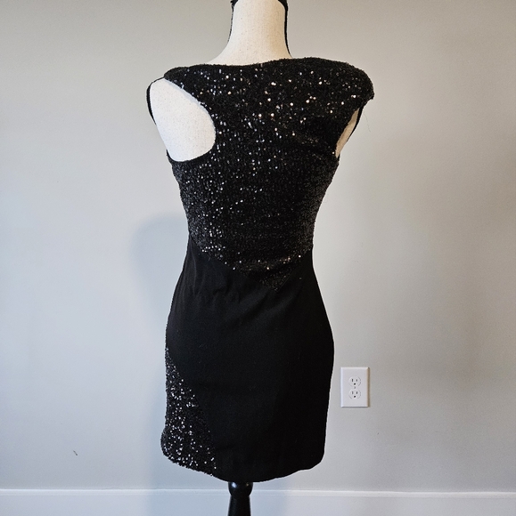 One shoulder sequin dress - Picture 4 of 5